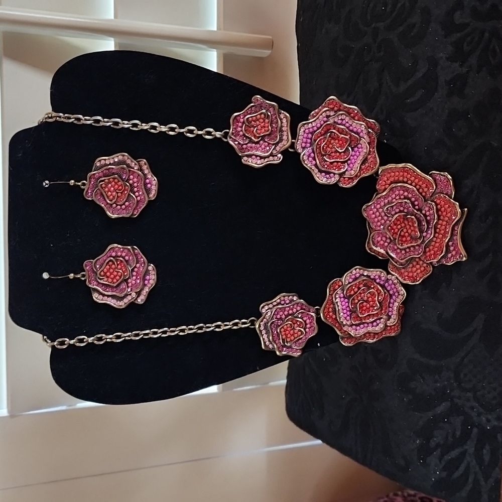 Vintage Rose Necklace Earings Set